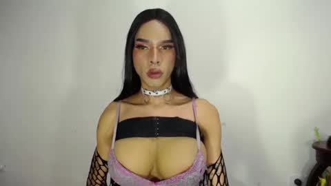 Snapshot of ramonasmit chatting on 3, 12, 2024 RamonaSmit online show from 3, 12, 2024