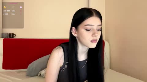 Snapshot of randiburt chatting on 5, 10, 2025 Luna online show from 5, 10, 2025