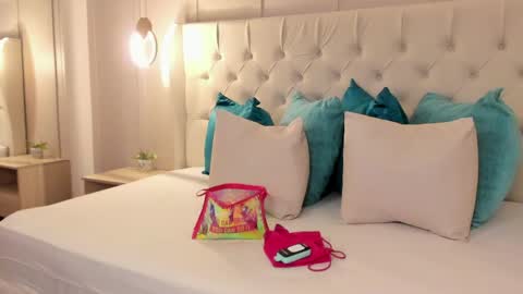 Raquel Moon online show from 17, 4, 2026