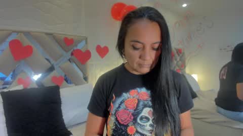 Raquel Moore  online show from 15, 2, 2025