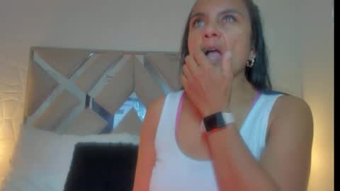 Raquel Moore  online show from 23, 2, 2025