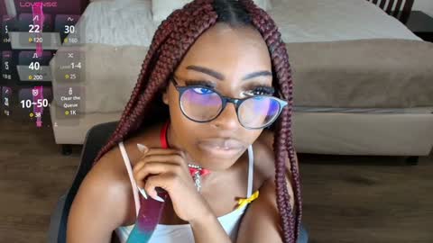 Raquel online show from 4, 2, 2025