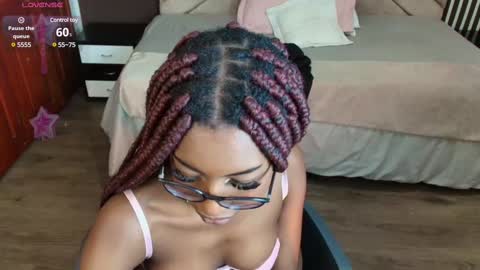 Raquel online show from 8, 3, 2025