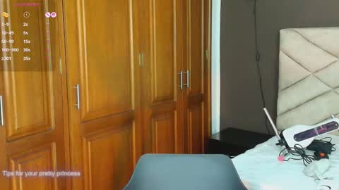 Raquel online show from 15, 9, 2025