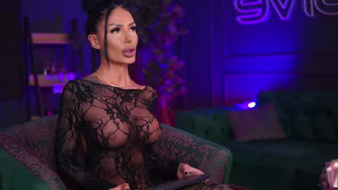 Raquelle online show from 5, 2, 2025