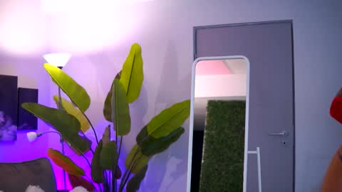 Raquelle online show from 19, 11, 2025