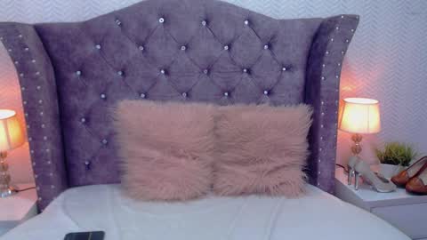 raven_love_ online show from 19, 9, 2025