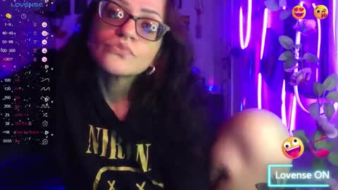 Raven online show from 8, 9, 2025