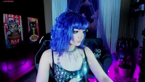 Snapshot of ravencollen chatting on 18, 6, 2026 ravencollen online show from 18, 6, 2026