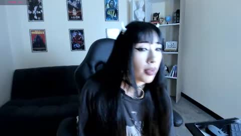 Snapshot of ravenelle_ chatting on 12, 7, 2026 ravenelle_ online show from 12, 7, 2026