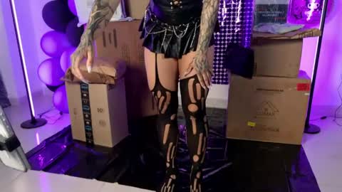 Snapshot of ravenwitch_ chatting on 30, 4, 2026 Raven Witch online show from 30, 4, 2026