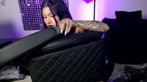 Snapshot of ravenwitch_ chatting on 30, 4, 2026 Raven Witch online show from 30, 4, 2026