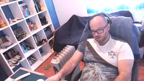 ravingr3d3 online show from 26, 2, 2025