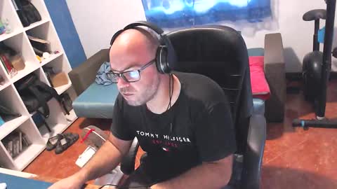 ravingr3d3 online show from 10, 9, 2025