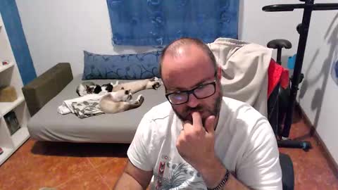 ravingr3d3 online show from 28, 9, 2025