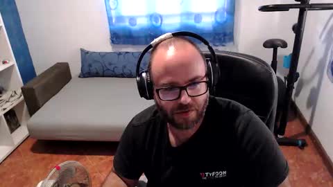 ravingr3d3 online show from 28, 9, 2025