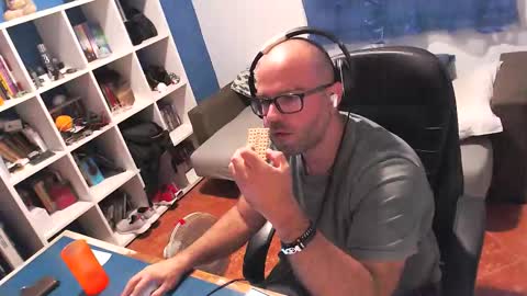 ravingr3d3 online show from 12, 10, 2025