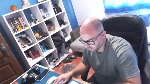 ravingr3d3 online show from 13, 10, 2025