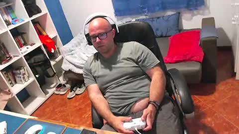 ravingr3d3 online show from 21, 5, 2026