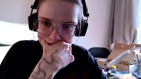 Snapshot of ray_lol chatting on 9, 7, 2026 Ray-Ray online show from 9, 7, 2026