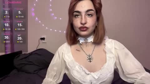 Snapshot of ray_nira chatting on 13, 9, 2025 Sophia - online show from 13, 9, 2025