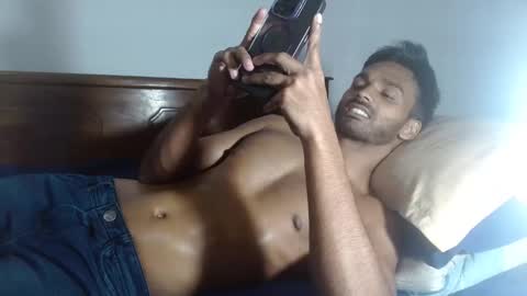 Snapshot of rayannzz chatting on 18, 10, 2025 eyan online show from 18, 10, 2025