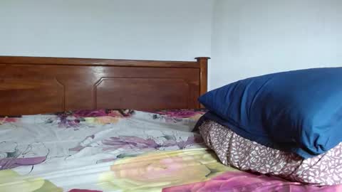 Snapshot of rayannzz chatting on 15, 11, 2025 eyan online show from 15, 11, 2025