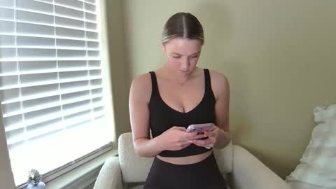 RayBabe online show from 24, 10, 2025