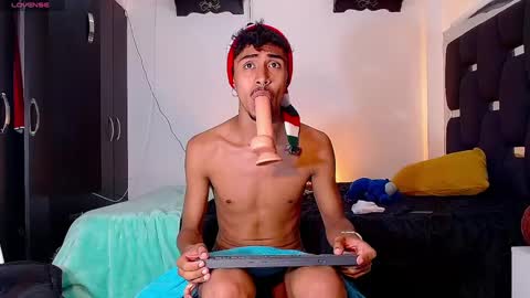 Snapshot of raydevil_ chatting on 21, 12, 2024 Rayn online show from 21, 12, 2024