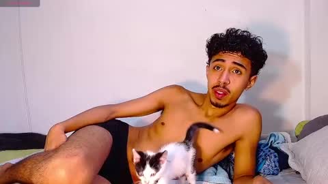 Snapshot of raydevil_ chatting on 6, 1, 2025 Rayn online show from 6, 1, 2025