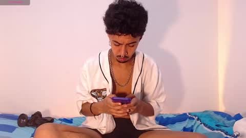 Snapshot of raydevil_ chatting on 16, 1, 2025 Rayn online show from 16, 1, 2025