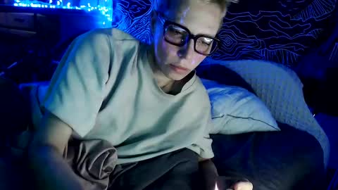  Yrriel Strife Candy-Demon Caveboy mr. Cringe   online show from 31, 12, 2024