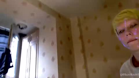  Yrriel Strife Candy-Demon Caveboy mr. Cringe   online show from 18, 9, 2025