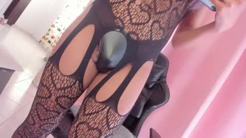 Snapshot of realsiren chatting on 13, 10, 2025 Serena online show from 13, 10, 2025