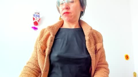 Snapshot of rebbeca09 chatting on 5, 1, 2025 Rebbeca online show from 5, 1, 2025