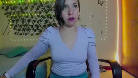 Snapshot of rebbeca09 chatting on 25, 9, 2025 Rebbeca online show from 25, 9, 2025
