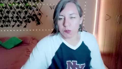 Snapshot of rebbeca09 chatting on 20, 11, 2025 Rebbeca online show from 20, 11, 2025