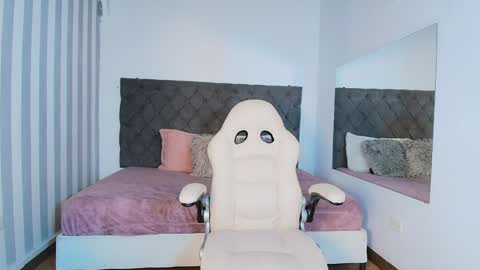 Snapshot of rebeca_cortez1 chatting on 31, 12, 2024 I invite you to my birthday on November 3th  online show from 31, 12, 2024