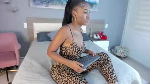 Snapshot of rebeca_cortez1 chatting on 18, 9, 2025 I invite you to my birthday on November 3th  online show from 18, 9, 2025