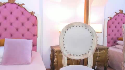 Rebeca Whatsson online show from 2, 3, 2025