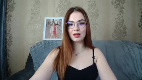 Snapshot of rebecca_ccaa chatting on 6, 3, 2025 Rebecca online show from 6, 3, 2025