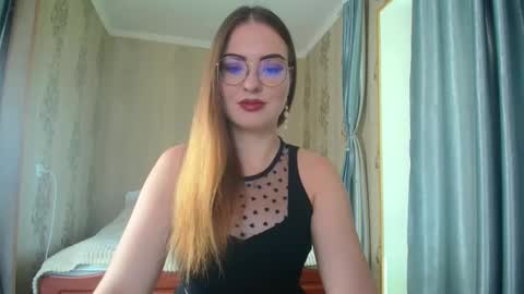 Snapshot of rebecca_ccaa chatting on 13, 9, 2025 Rebecca online show from 13, 9, 2025