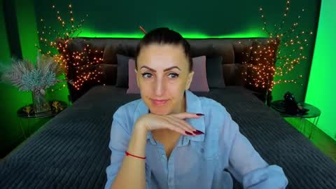 rebecca_diamonds online show from 30, 1, 2025