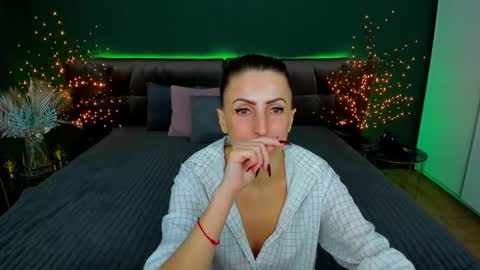 rebecca_diamonds online show from 2, 2, 2025