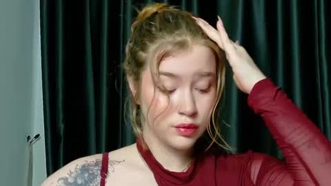 Snapshot of rebecca_lace chatting on 20, 9, 2025 rebecca_lace online show from 20, 9, 2025