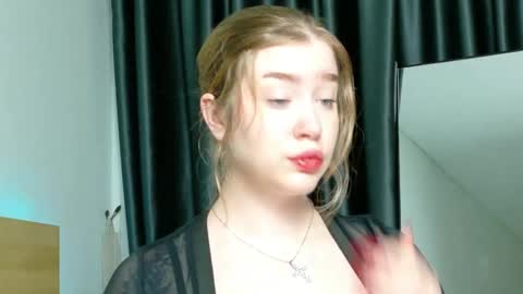 Snapshot of rebecca_lace chatting on 29, 10, 2025 rebecca_lace online show from 29, 10, 2025