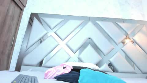 Snapshot of rebeccamitchell_ chatting on 22, 2, 2026 rebeccamitchell_ online show from 22, 2, 2026