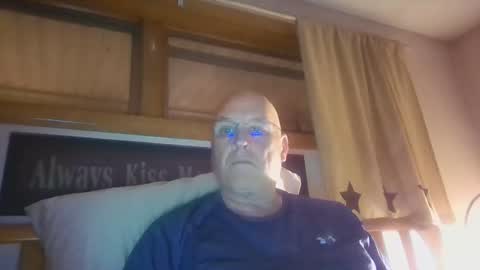 Snapshot of recman15 chatting on 7, 10, 2025 Mtn. Man online show from 7, 10, 2025
