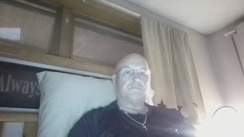 Snapshot of recman15 chatting on 8, 10, 2025 Mtn. Man online show from 8, 10, 2025