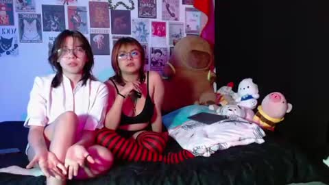 Snapshot of red_cherry2 chatting on 19, 6, 2026 red_cherry2 online show from 19, 6, 2026